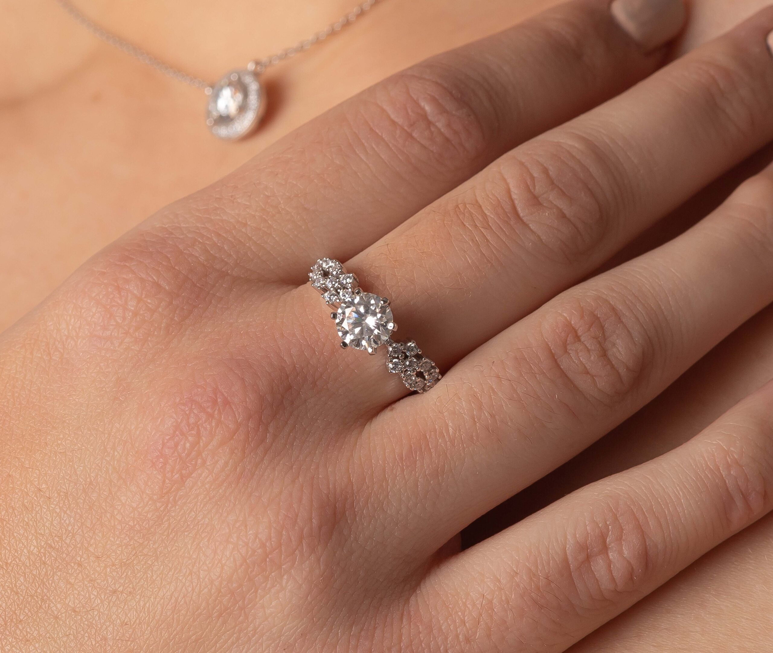 Γυναικείο δαχτυλίδι Brizzling με πέτρες Moissanite -BMR064 4 Γυναικείο δαχτυλίδι Brizzling με πέτρες Moissanite -BMR064 - Image 2