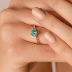 Γυναικείο δαχτυλίδι Brizzling με μπλε πέτρα Moissanite -BMR004 8 85 scaled 1 Γυναικείο δαχτυλίδι Brizzling με μπλε πέτρα Moissanite -BMR004 watchbox.gr