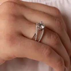 Alternative view of Γυναικείο δαχτυλίδι Brizzling με πέτρες Moissanite -BMR089