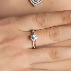 Alternative view of Γυναικείο δαχτυλίδι Brizzling με πέτρες Moissanite -BMR093